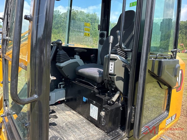 caterpillar-305.5e2-image-22