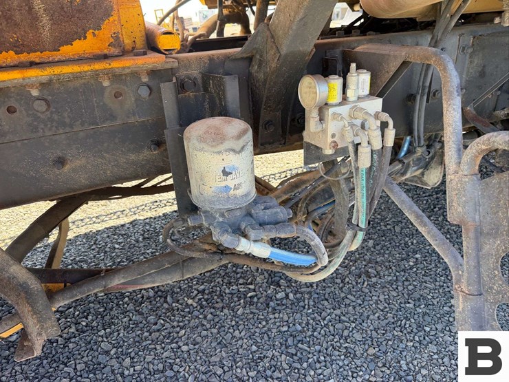 1999-mack-cl713-image-16
