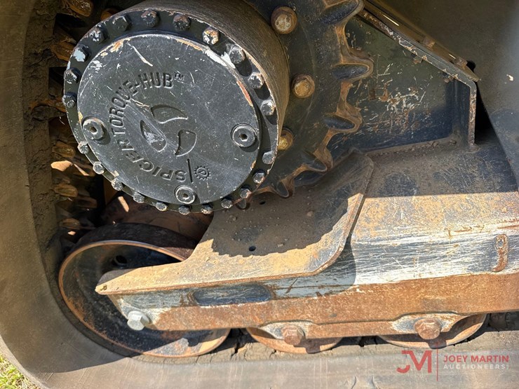 2024-deere-331g-image-16
