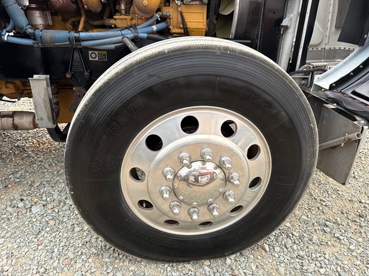 2007-peterbilt-379-image-103