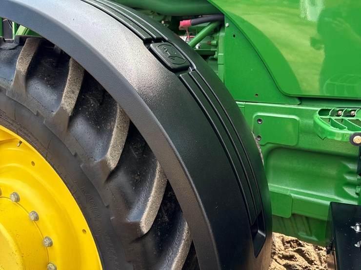 2013-john-deere-8235r-image-41