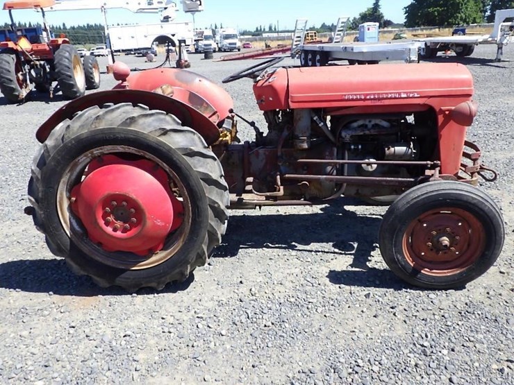 massey-ferguson-mf35-tractor-image-4