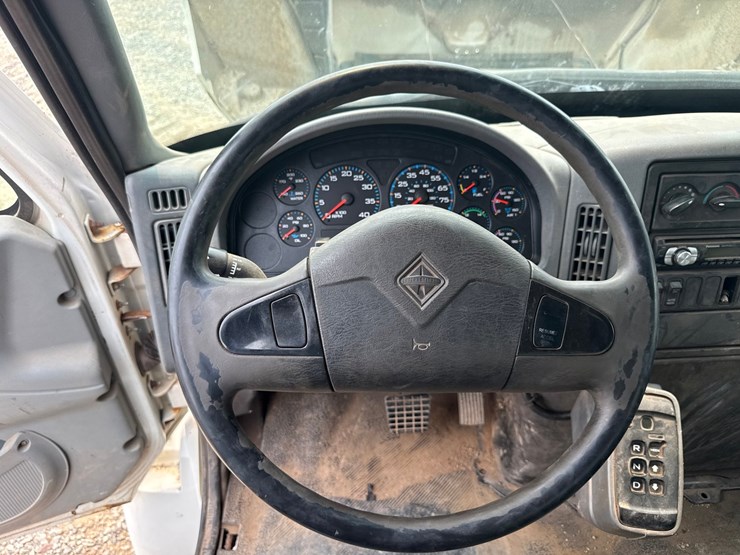 2004-international-durastar-4300-image-51