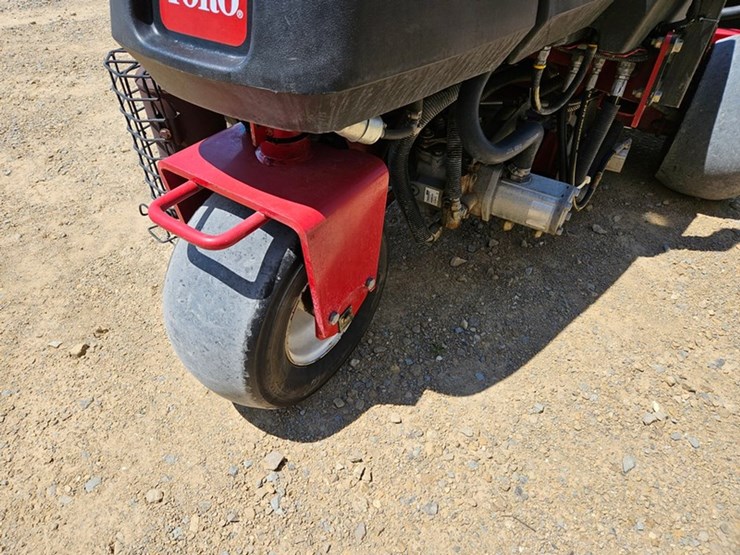 2016-toro-greensmaster-3150-image-18