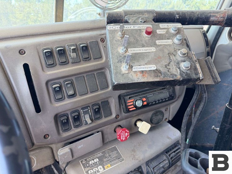 2002-mack-ch613-image-37