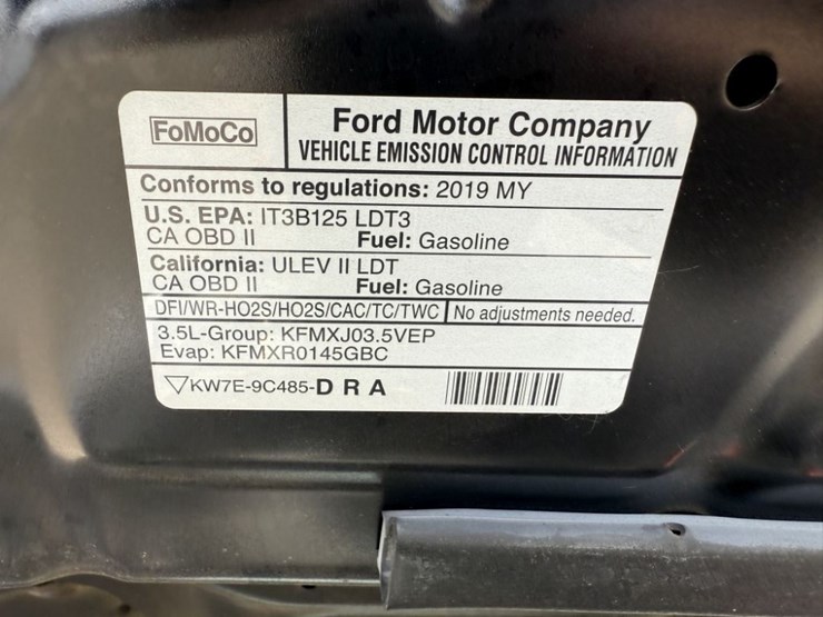 2019-ford-explorer-image-13
