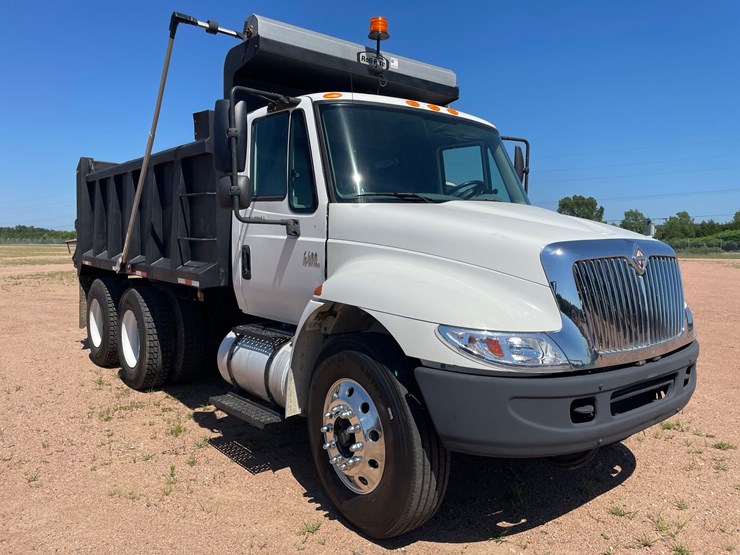 2003-international-durastar-4400-image-2