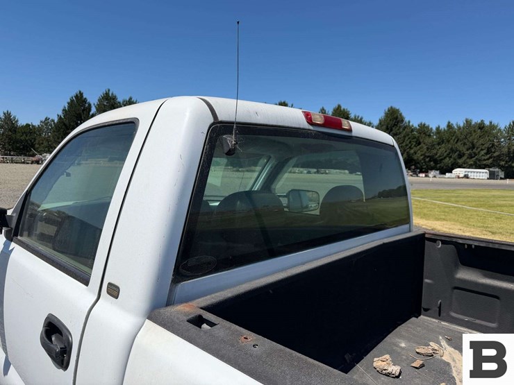2003-chevrolet-silverado-2500hd-image-13