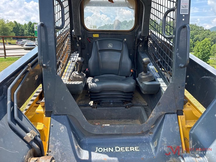 2023-deere-331g-image-16