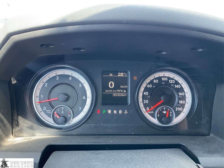 2014-dodge-1500-image-10