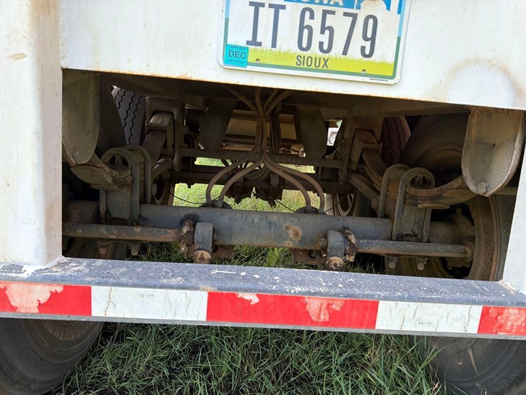 1999-maurer-32ft-semi-grain-trailer-image-18