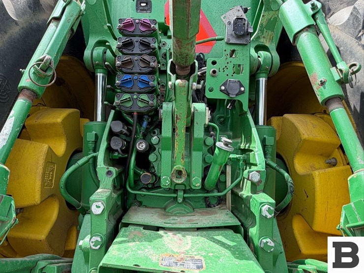 2014-john-deere-8345r-image-24