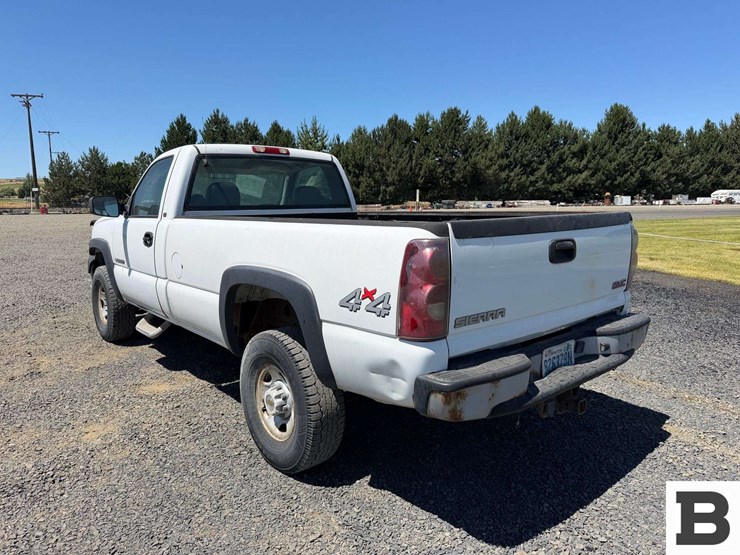 2003-chevrolet-silverado-2500hd-image-3
