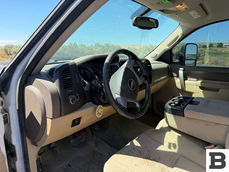 2013-chevrolet-silverado-3500-image-31