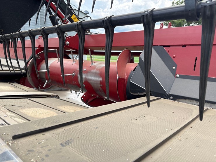 2018-case-ih-3162-image-35