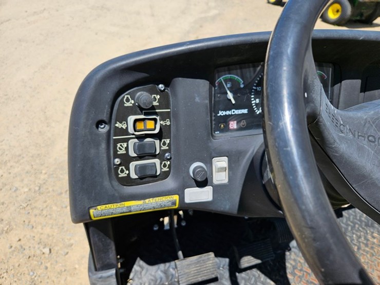 2016-john-deere-gator-image-29