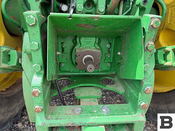 2014-john-deere-8345r-image-31