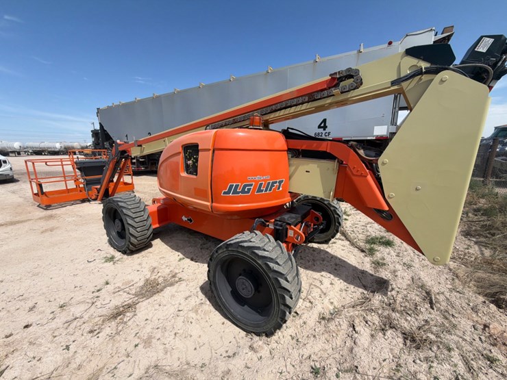2013-jlg-600aj-image-10