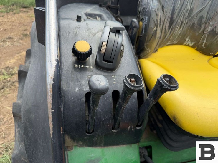 2009-john-deere-5101en-image-30