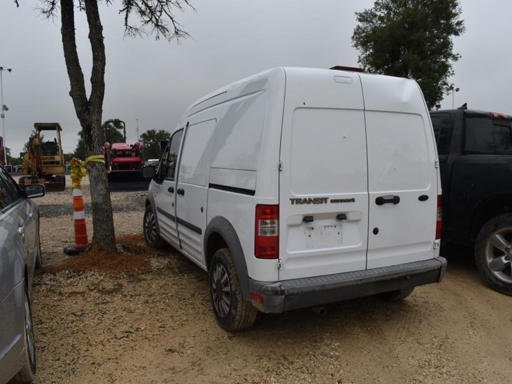 2010-ford-transit-image-6