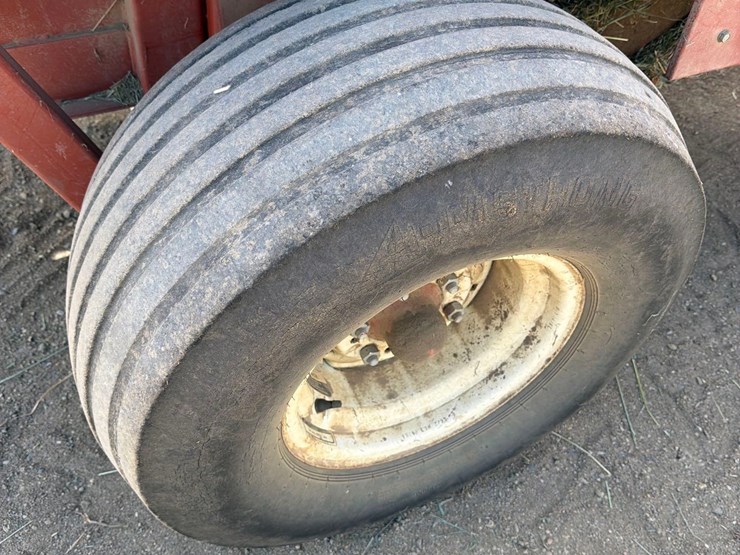 hesston-555t-image-7