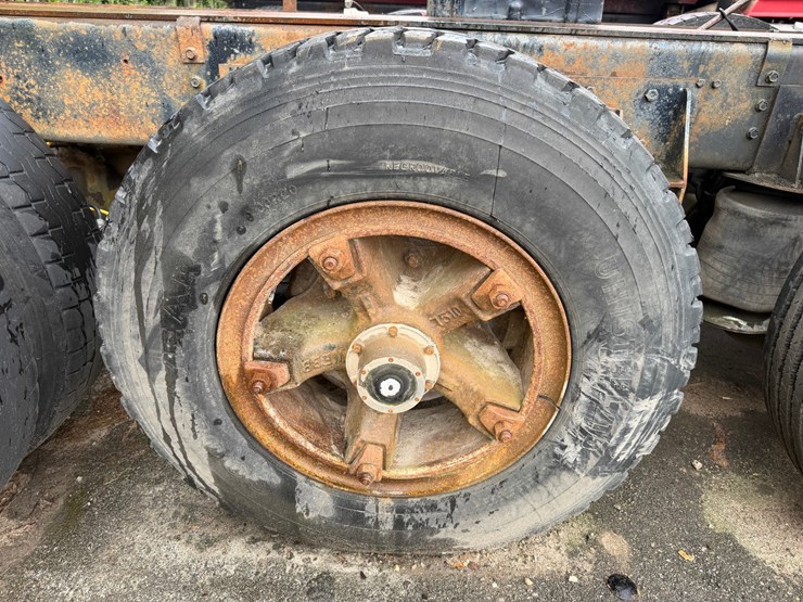 ford-f700-image-23