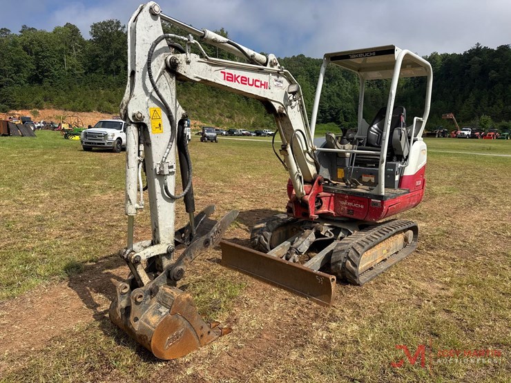 takeuchi-tb230-image-3