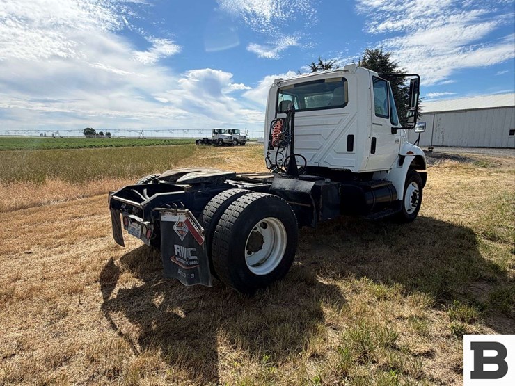 2006-international-durastar-4400-image-9