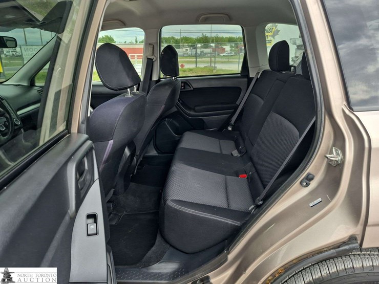 2015-subaru-forester-image-15