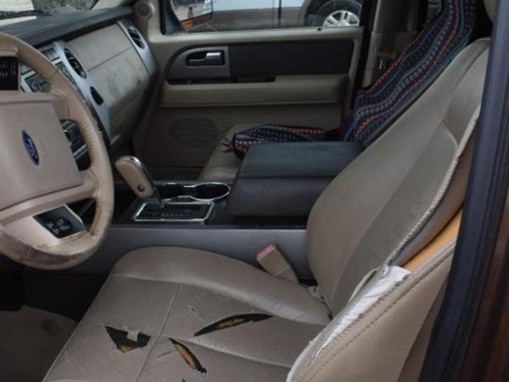 2012-ford-expedition-image-5