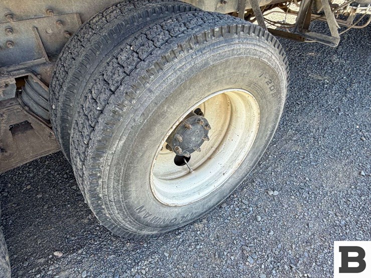 2001-mack-cl713-image-31