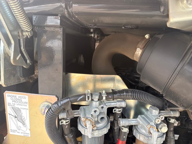 2023-deere-17g-image-30