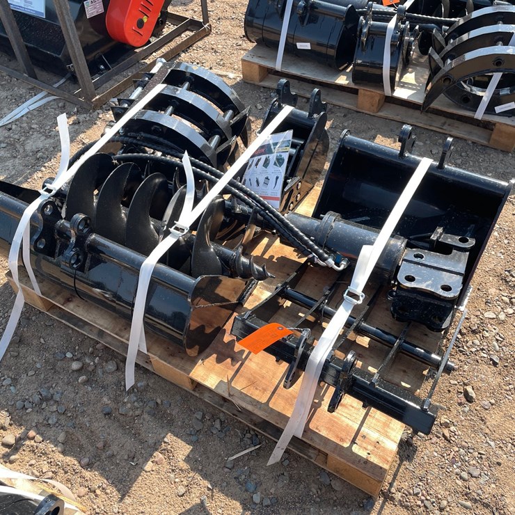 #18382 • Unused 2026 AGT Mini Excavator Attachments (Princeton, MN)
