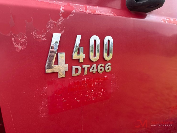 2004-international-durastar-4400-image-11