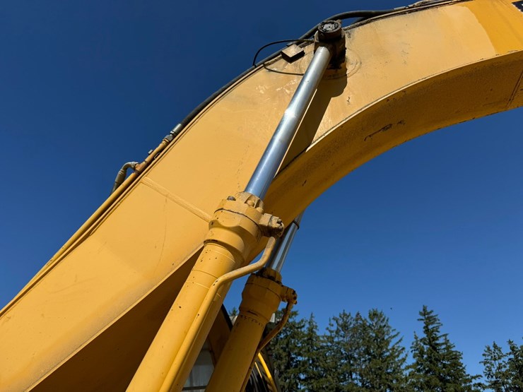 deere-230-lc-image-29