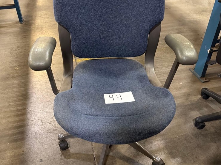 office-chair-image-1