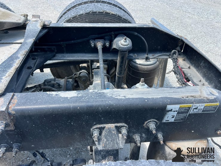 2018-peterbilt-579-image-10