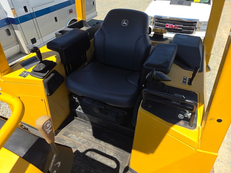 deere-650h-lt-image-35