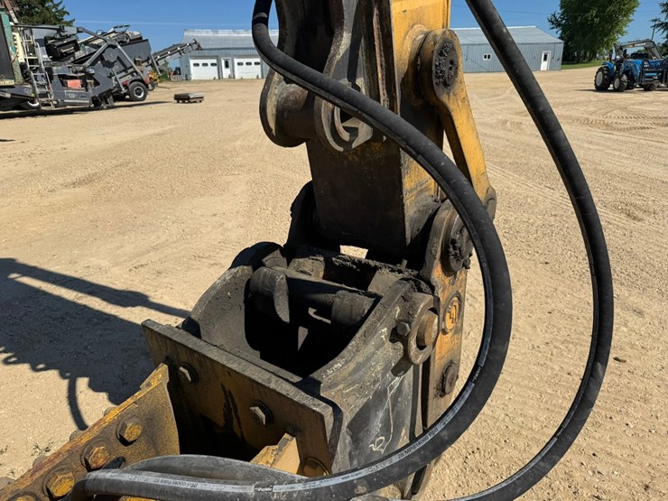 deere-230-lc-image-40