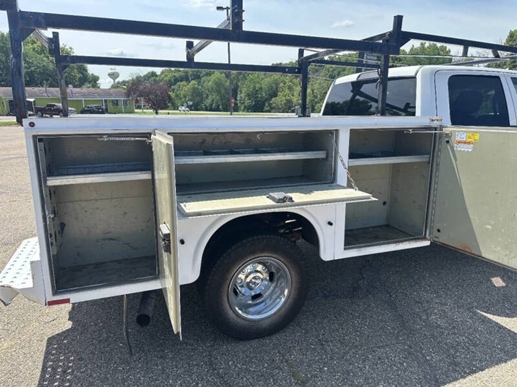 2022-dodge-3500-image-5
