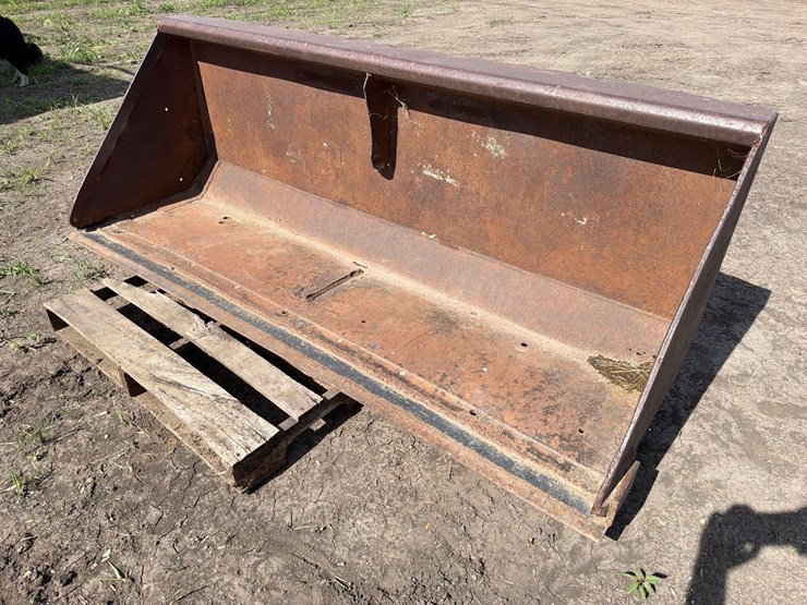 skidloader-quick-tach-7ft-bucket-image-1