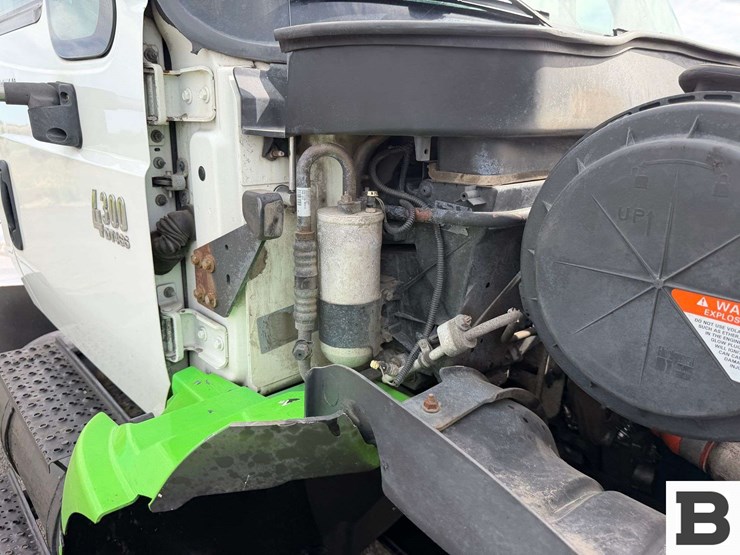 2006-international-durastar-4300-image-40