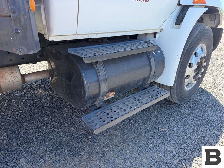 2006-international-durastar-4300-image-16