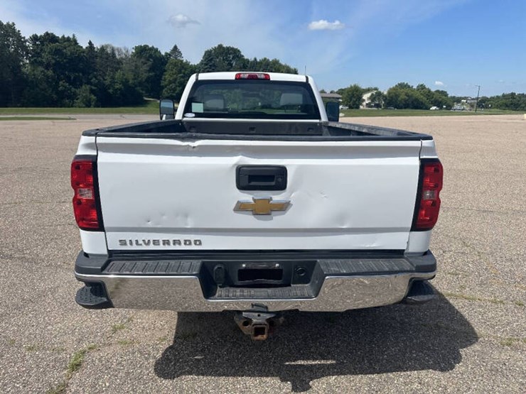2018-chevrolet-silverado-2500hd-image-4