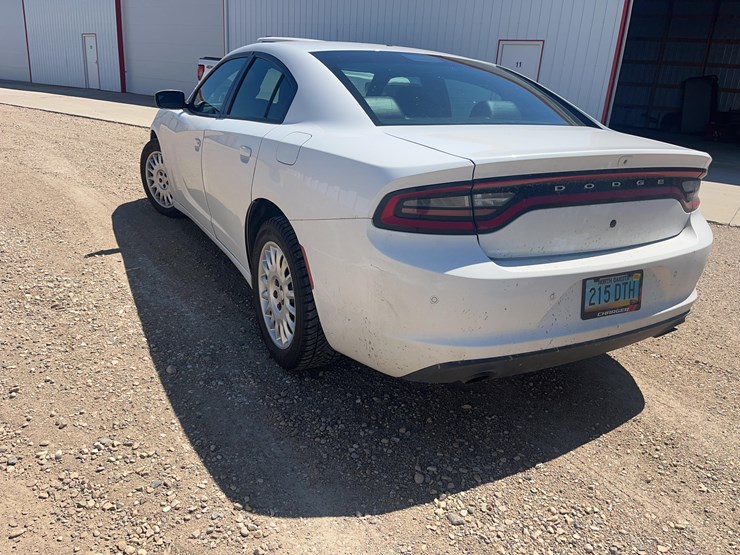 2016-dodge-charger-awd-police-passenger-car-image-8