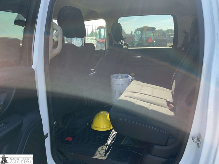 2019-dodge-1500-image-15
