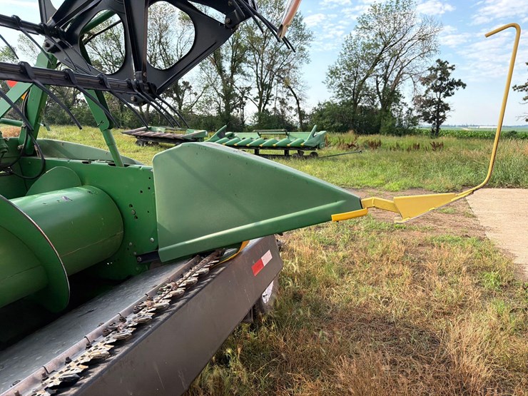 john-deere-630f-image-14