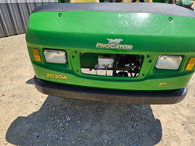 2016-john-deere-gator-image-9