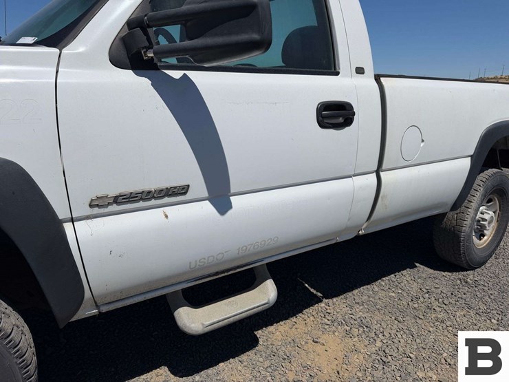 2003-chevrolet-silverado-2500hd-image-11