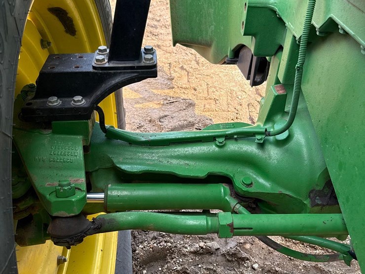 2013-john-deere-8235r-image-78